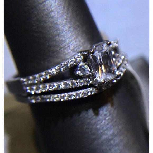 Wedding Set White Multi Stone Sz8.75 Silver 925 NWT (All Stones Simulated) - Picture 2 of 7